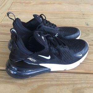 Womens size 8.5, black, Nike 270s, like new
